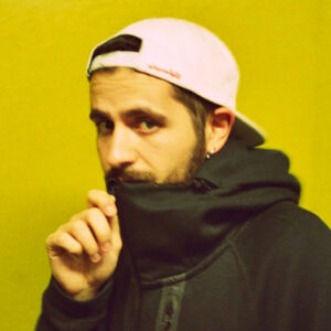 frah-quintale-primo-piano-con-cappellino